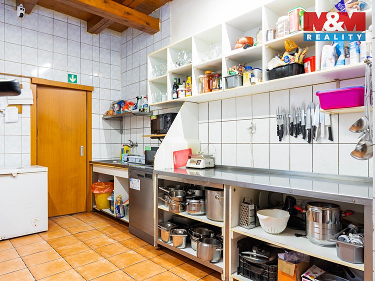 Prodej rodinného domu 168 m², pozemek 1 468 m² - foto 7