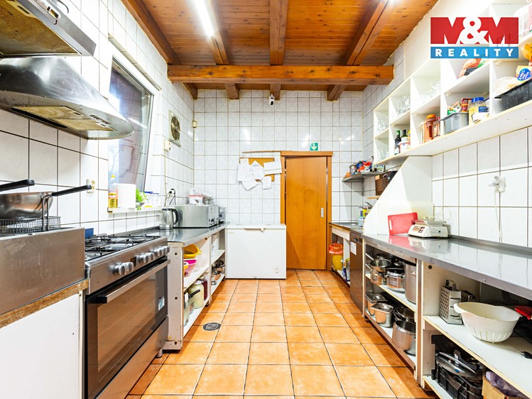 Prodej rodinného domu 168 m², pozemek 1 468 m² - foto 6