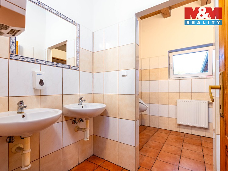 Prodej rodinného domu 168 m², pozemek 1 468 m² - foto 5