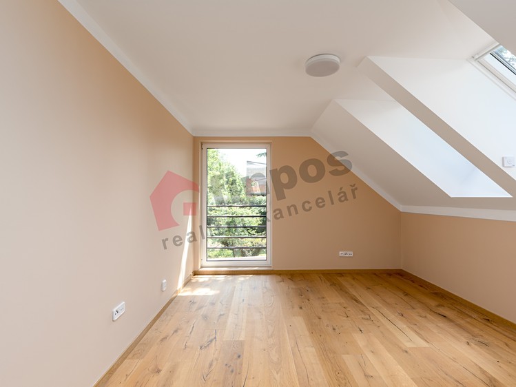 Pronájem rodinného domu 151 m², pozemek 434 m² - foto 7