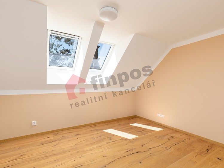 Pronájem rodinného domu 151 m², pozemek 434 m² - foto 6