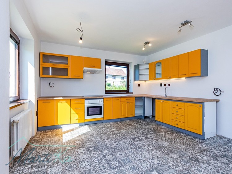 Prodej  rodinného domu 377 m², pozemek 935 m² - foto 8