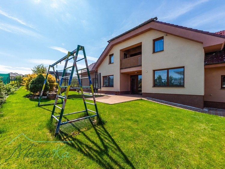 Prodej  rodinného domu 392 m², pozemek 973 m² - foto 5