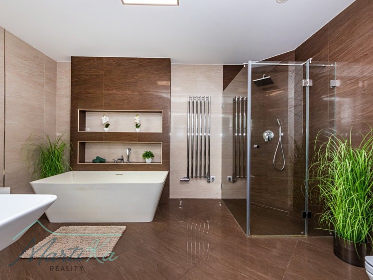 Prodej  rodinného domu 220 m², pozemek 901 m² - foto 6