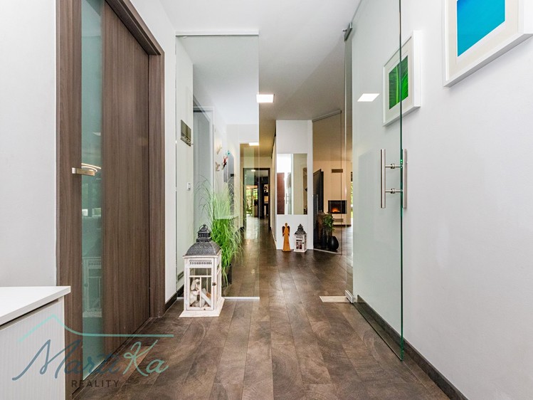 Prodej  rodinného domu 220 m², pozemek 901 m² - foto 8