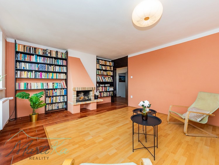 Prodej vícegeneračního domu 347 m², pozemek 602 m² - foto 4