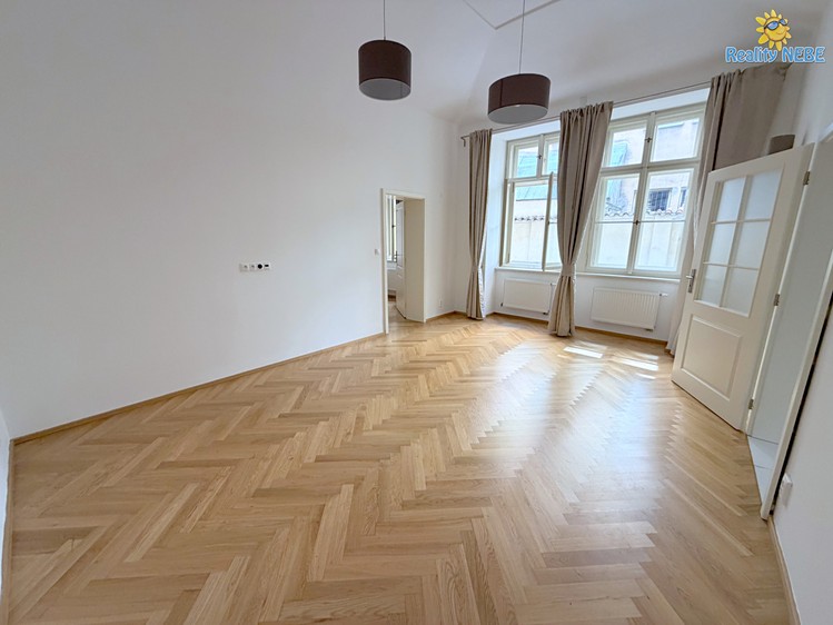 Pronájem bytu 2+kk 65 m² - foto 4