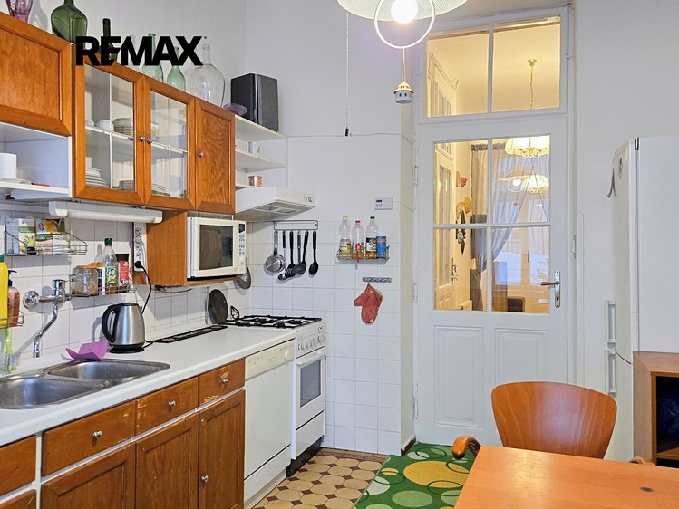 Pronájem bytu 2+1 81 m² - foto 3