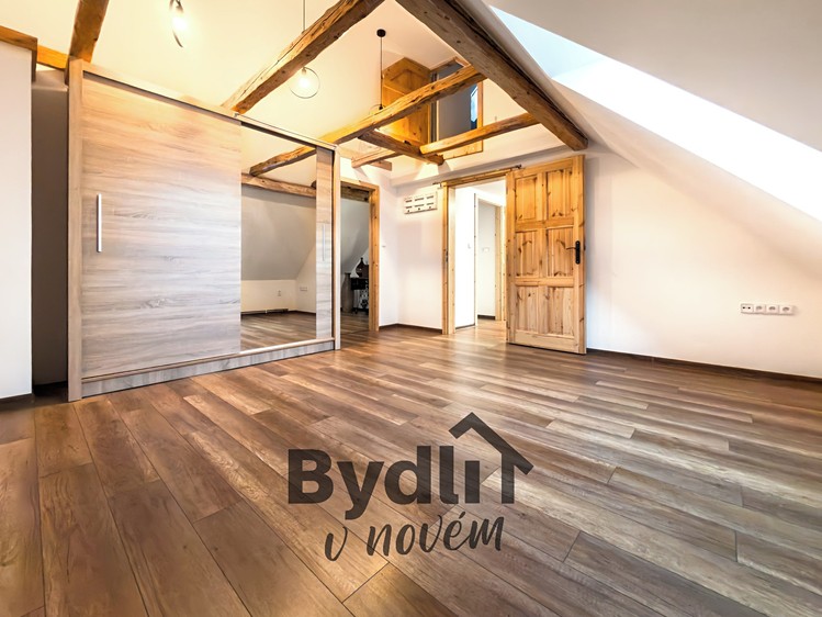 Prodej rodinného domu 140 m², pozemek 455 m² - foto 1