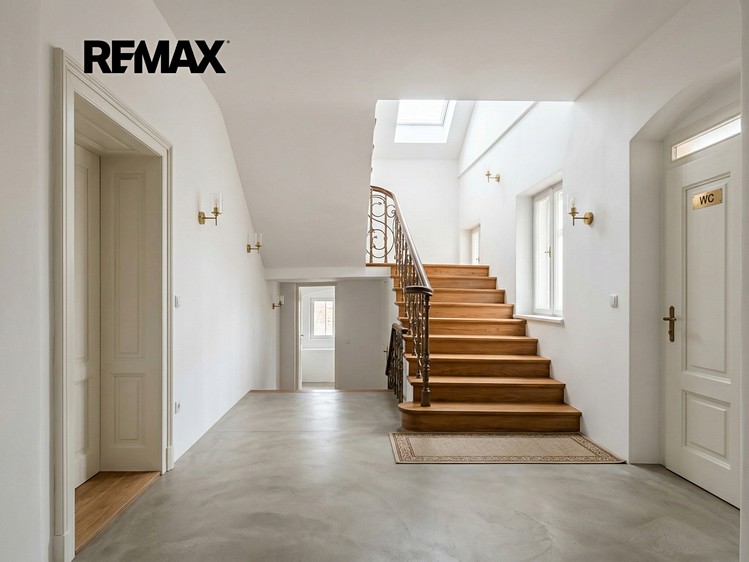 Prodej  rodinného domu 300 m², pozemek 721 m² - foto 3