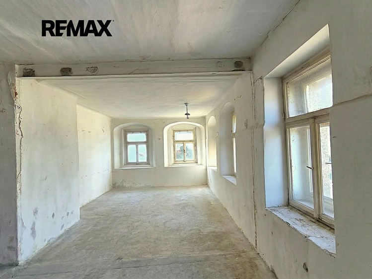 Prodej  rodinného domu 300 m², pozemek 721 m² - foto 4