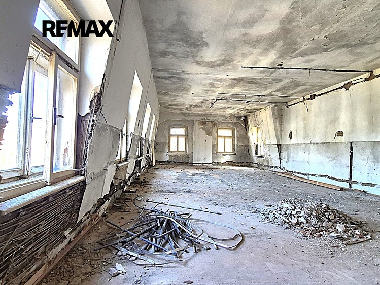 Prodej  rodinného domu 300 m², pozemek 721 m² - foto 6