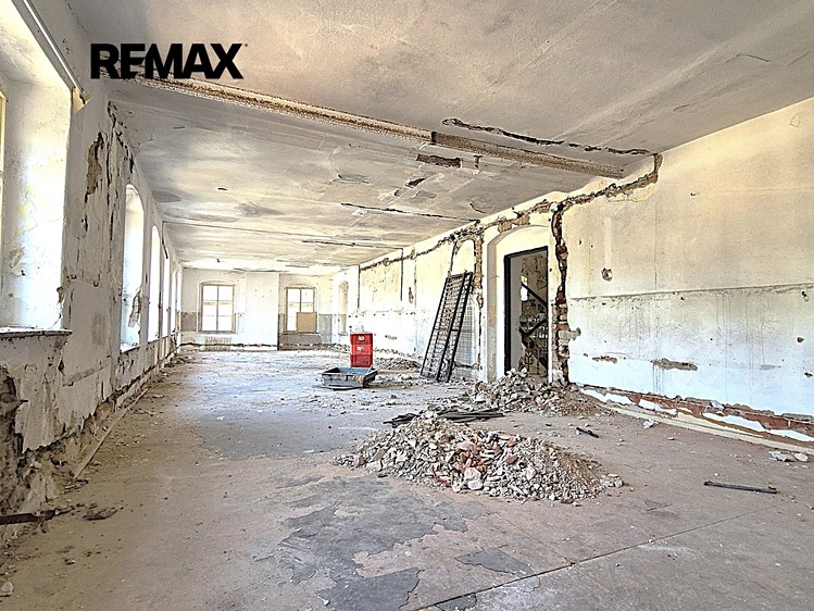 Prodej  rodinného domu 300 m², pozemek 721 m² - foto 5