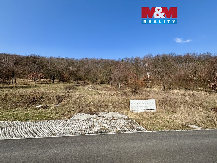 Prodej stavebního pozemku 1 452 m² - foto 1