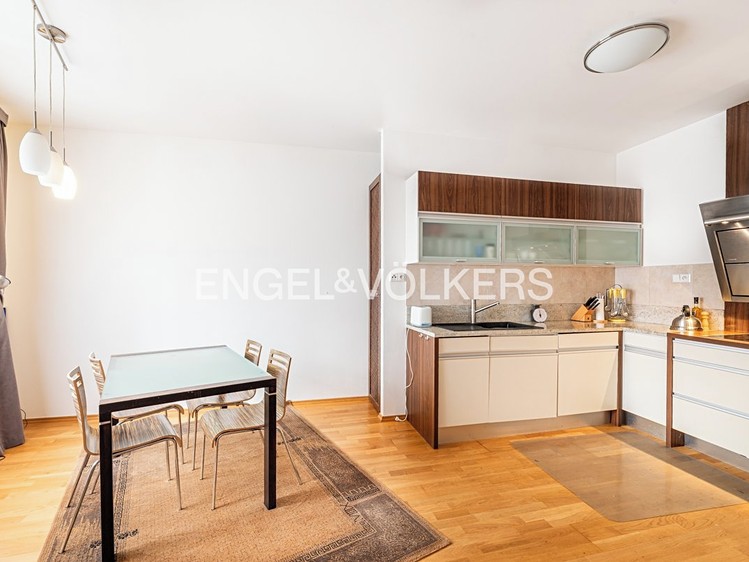 Pronájem bytu 2+1 85 m² - foto 2