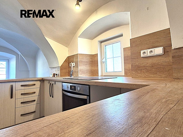 Pronájem bytu 4+kk 80 m² - foto 3