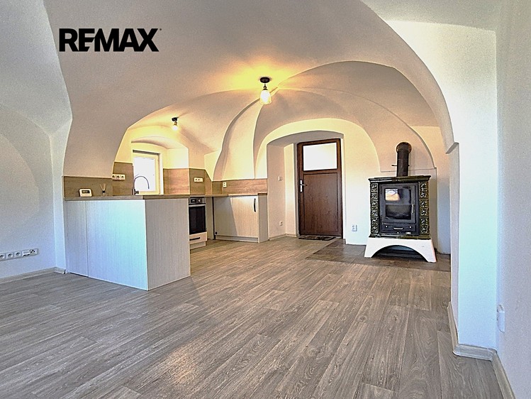 Pronájem bytu 4+kk 80 m² - foto 1