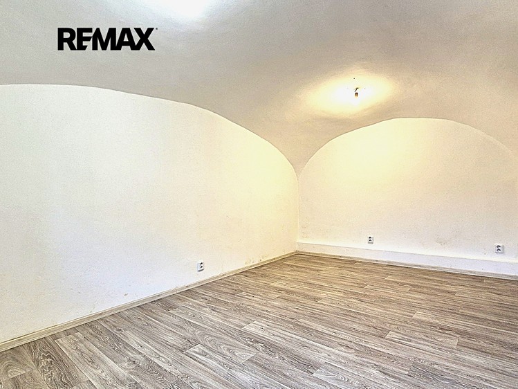 Pronájem bytu 4+kk 80 m² - foto 5