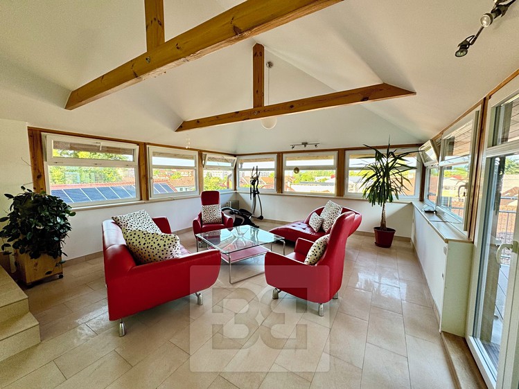 Pronájem bytu 4+kk 195 m² (Podkrovní) - foto 4