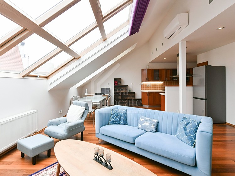 Pronájem bytu 2+kk 107 m² - foto 3