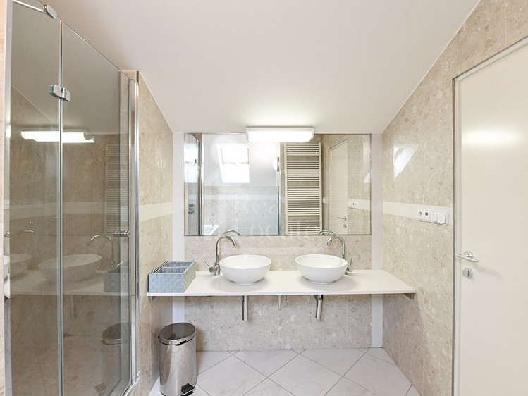 Pronájem bytu 2+kk 107 m² - foto 8