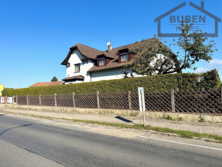 Prodej vícegeneračního domu 414 m², pozemek 939 m² - foto 6