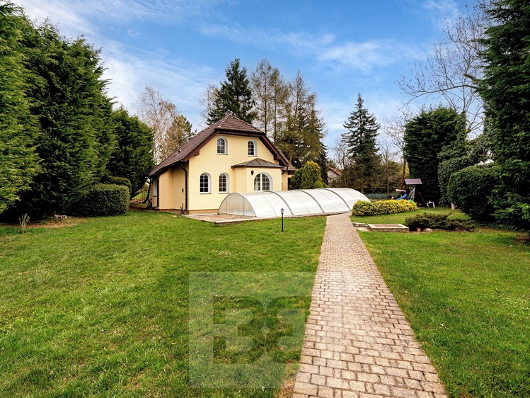 Prodej  rodinného domu 170 m², pozemek 1 332 m² - foto 3