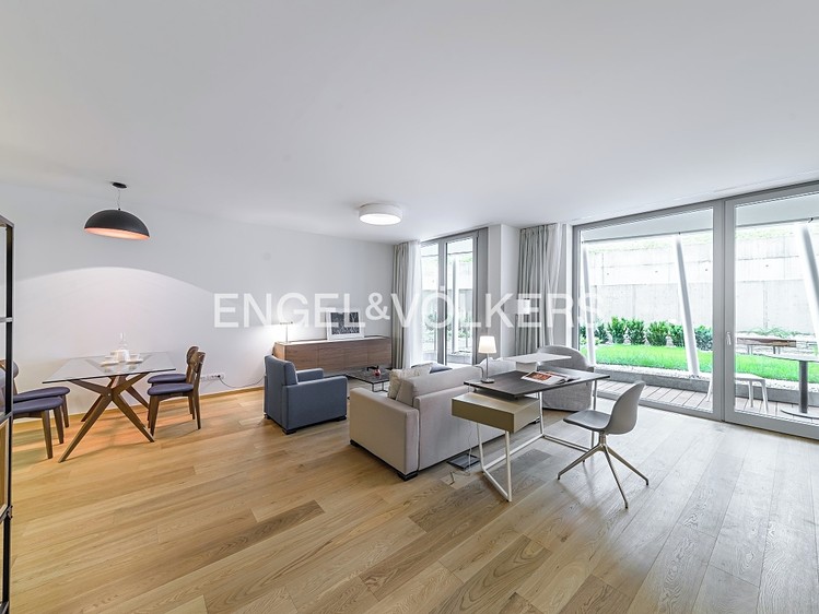 Pronájem bytu 1+kk 66 m² - foto 1