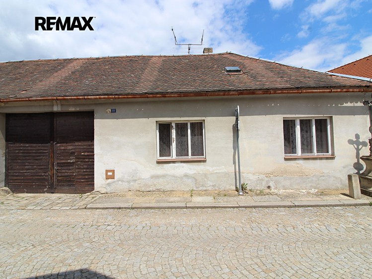 Prodej rodinného domu 470 m², pozemek 1 587 m² - foto 1