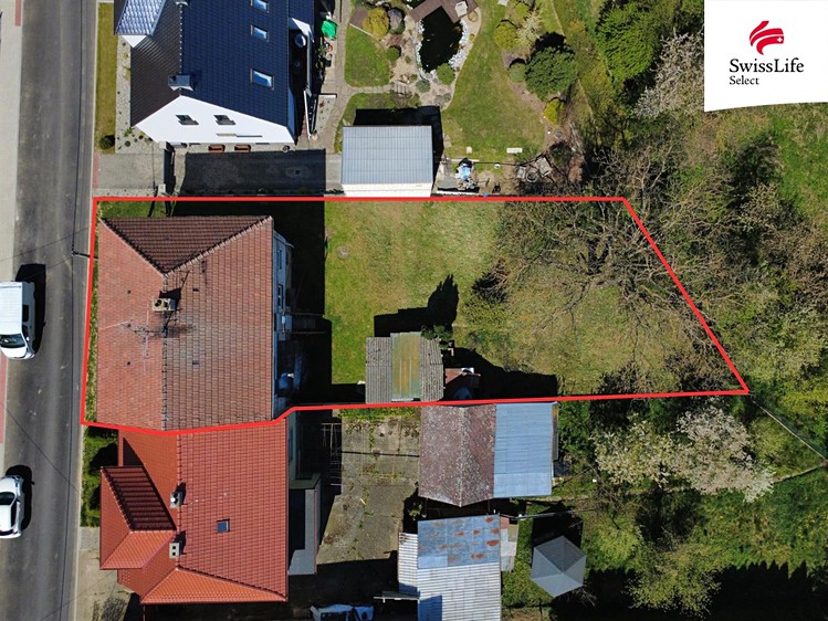 Prodej rodinného domu 204 m², pozemek 586 m² - foto 2
