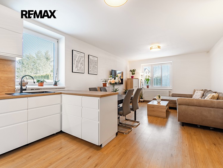 Prodej rodinného domu 163 m², pozemek 1 205 m² - foto 8