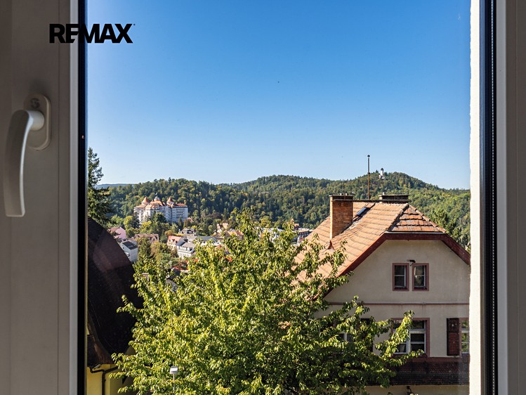 Prodej vily 320 m², pozemek 1 286 m² - foto 3