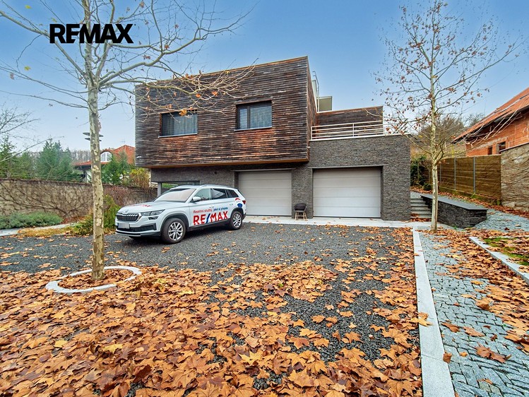 Prodej rodinného domu 536 m², pozemek 1 709 m² - foto 1
