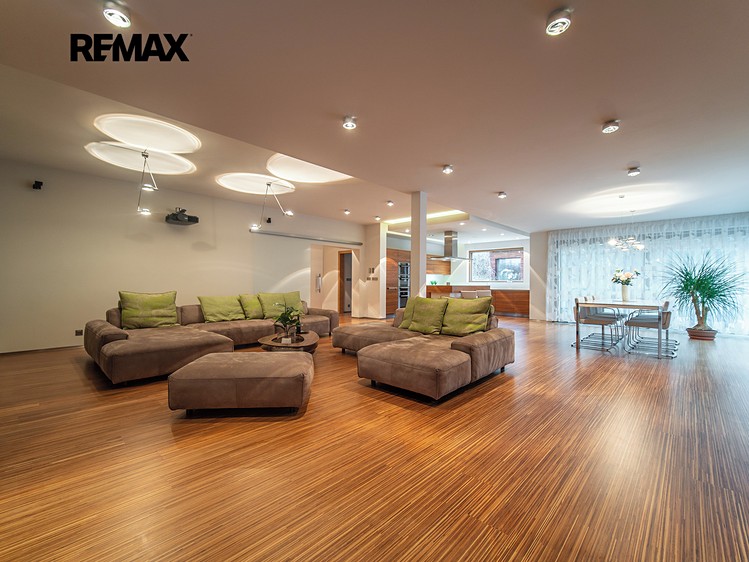 Prodej rodinného domu 536 m², pozemek 1 709 m² - foto 4
