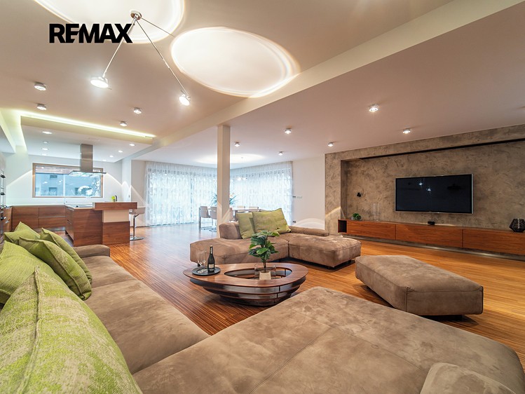 Prodej rodinného domu 536 m², pozemek 1 709 m² - foto 2