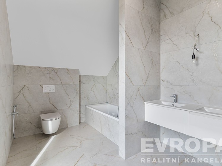 Prodej rodinného domu 129 m², pozemek 569 m² - foto 4
