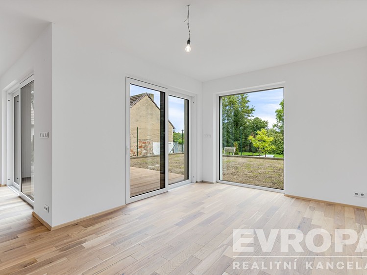 Prodej rodinného domu 129 m², pozemek 569 m² - foto 1