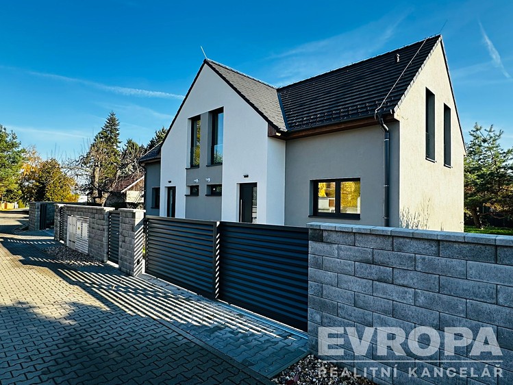 Prodej rodinného domu 129 m², pozemek 569 m² - foto 8