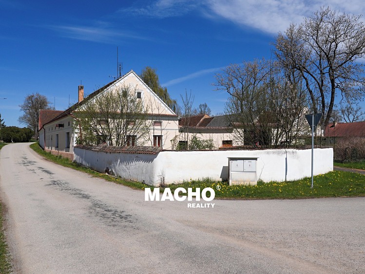Prodej zemědělské usedlosti 236 m², pozemek 3 881 m² - foto 3