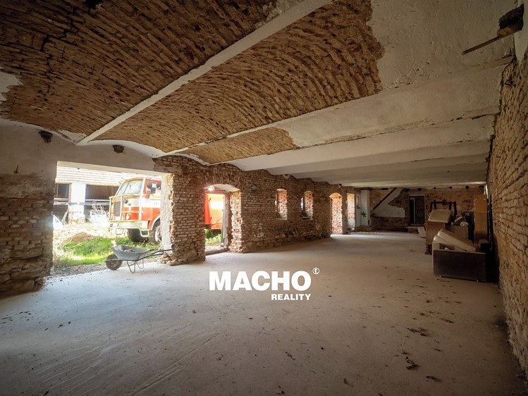 Prodej zemědělské usedlosti 236 m², pozemek 3 881 m² - foto 6