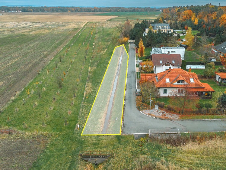 Prodej pozemku 772 m² - foto 1