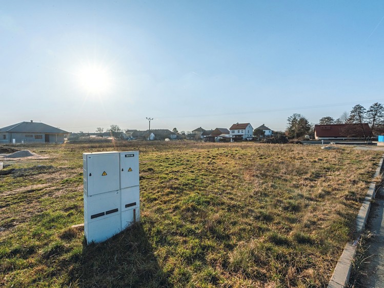 Prodej stavebního pozemku 1 168 m² - foto 2