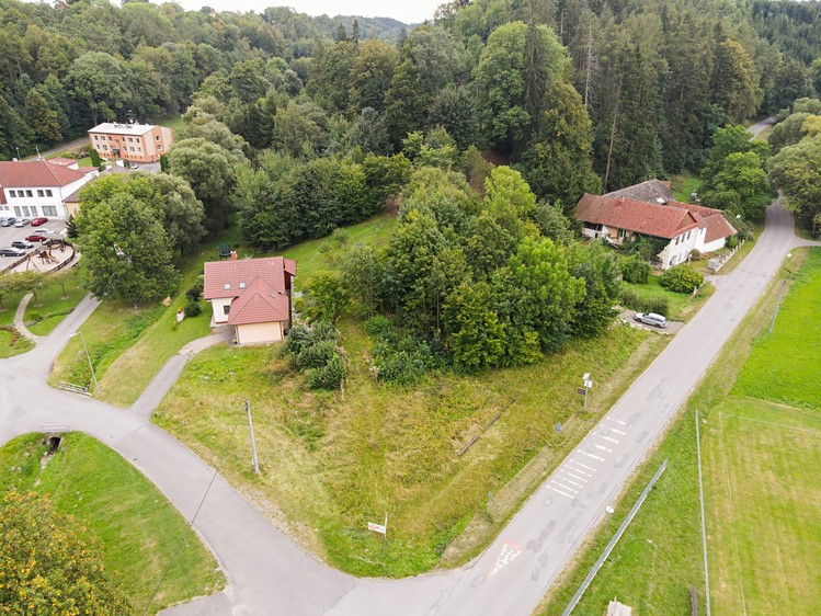 Prodej stavebního pozemku 1 095 m² - foto 3