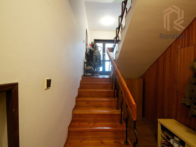 Prodej rodinného domu 246 m², pozemek 258 m² - foto 2