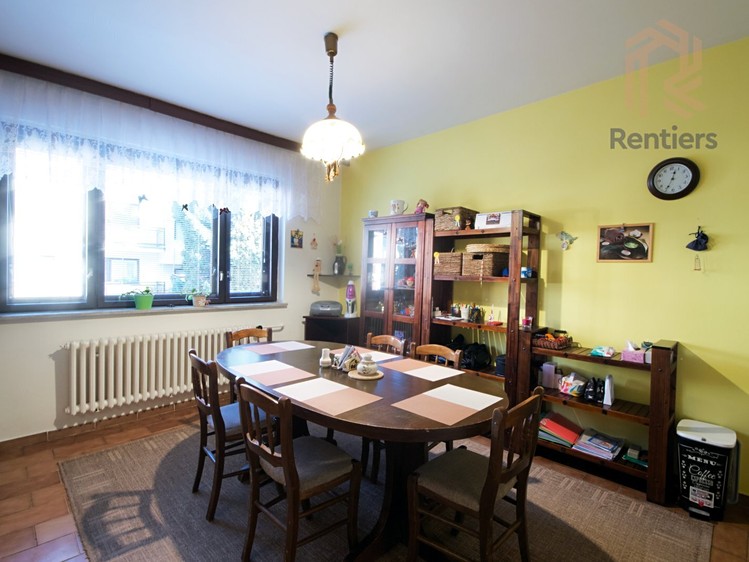 Prodej rodinného domu 246 m², pozemek 258 m² - foto 4