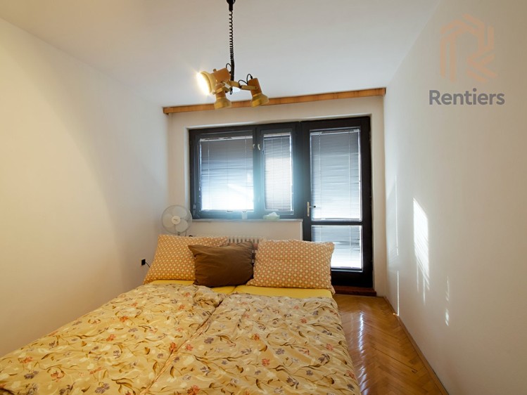 Prodej rodinného domu 246 m², pozemek 258 m² - foto 7