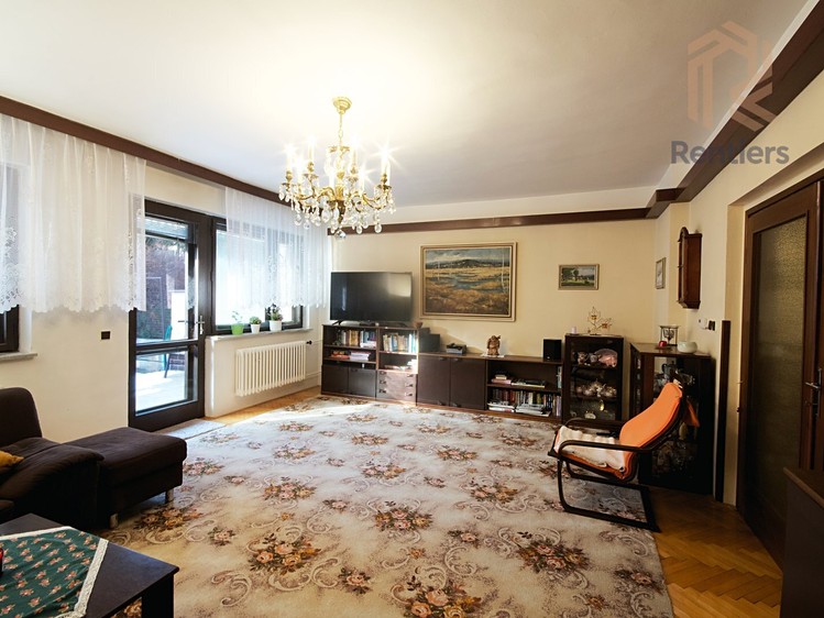 Prodej rodinného domu 246 m², pozemek 258 m² - foto 6