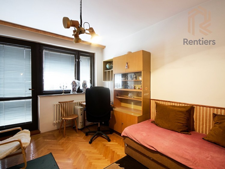 Prodej rodinného domu 246 m², pozemek 258 m² - foto 8