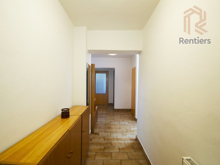 Prodej rodinného domu 256 m², pozemek 287 m² - foto 3