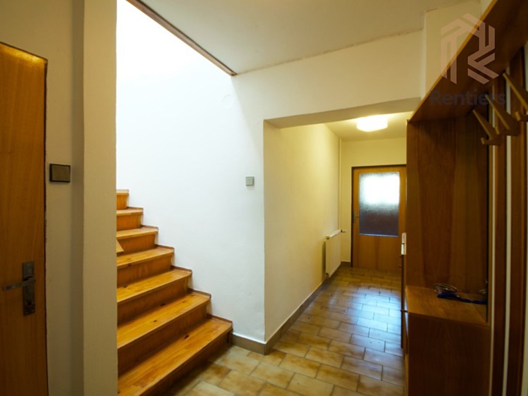 Prodej rodinného domu 256 m², pozemek 287 m² - foto 4